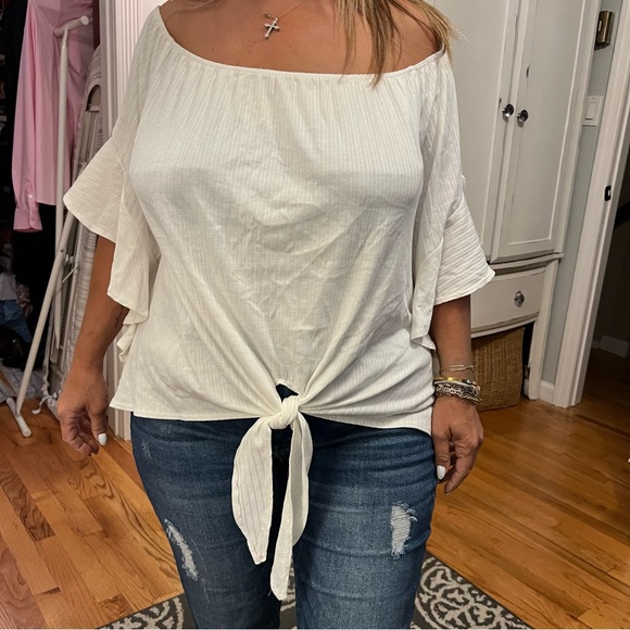 Woman’s off the shoulder blouse - Picture 5 of 5